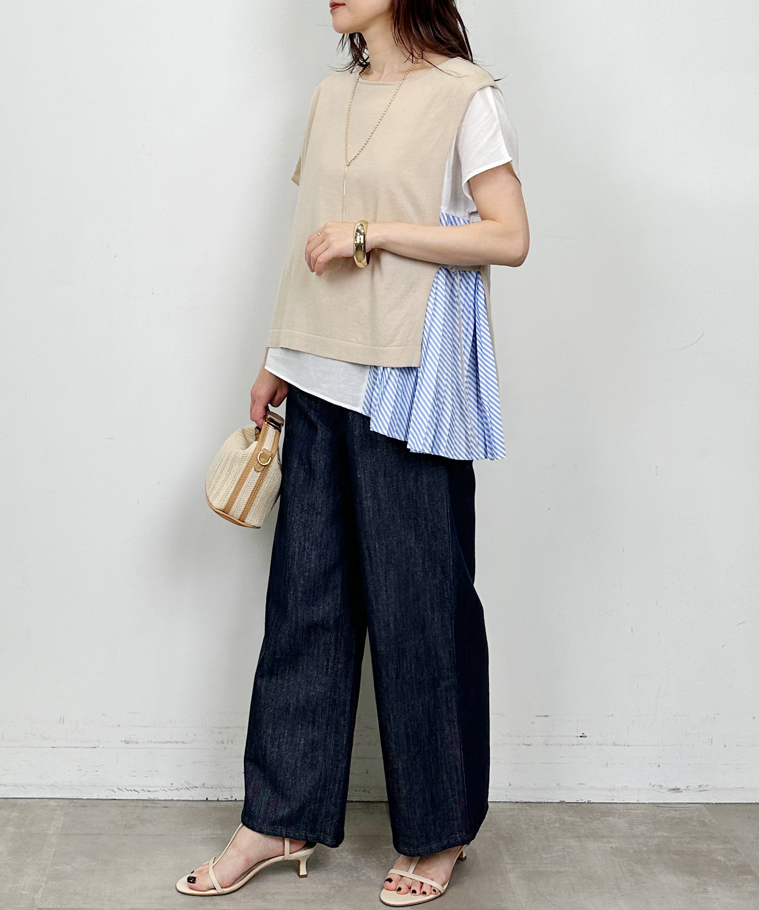 model：H164　着用サイズ：M　オフホワイト