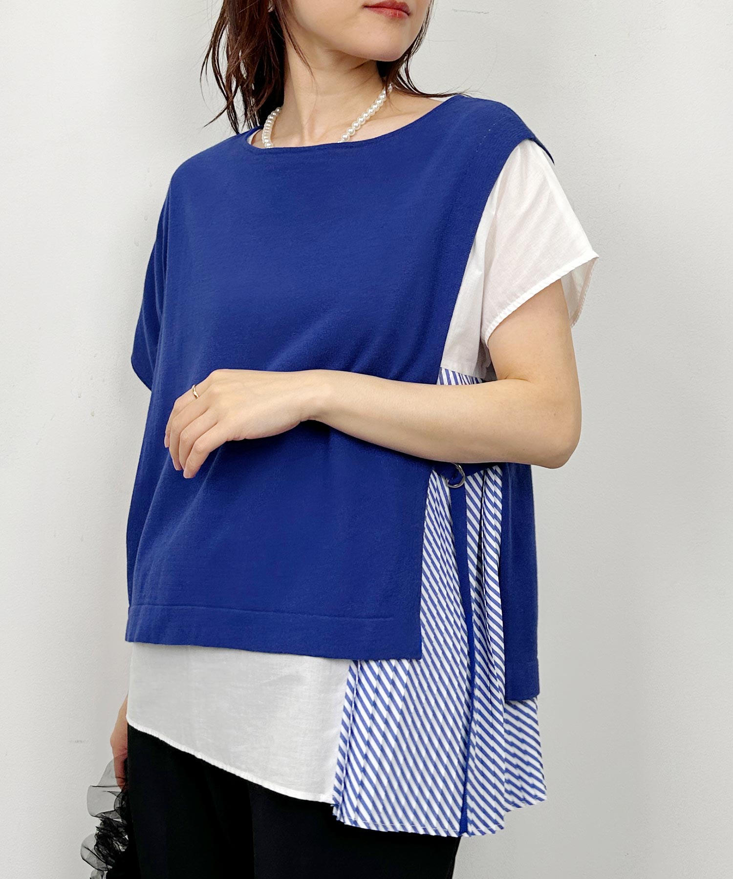 model：H164　着用サイズ：M　べスト脱いでブラウスのみ