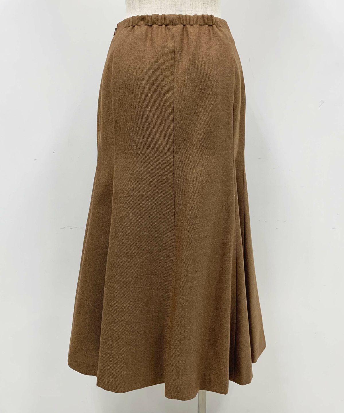 着用トルソーサイズ：B80, W60, H86 (Mサイズ着用）後ろ