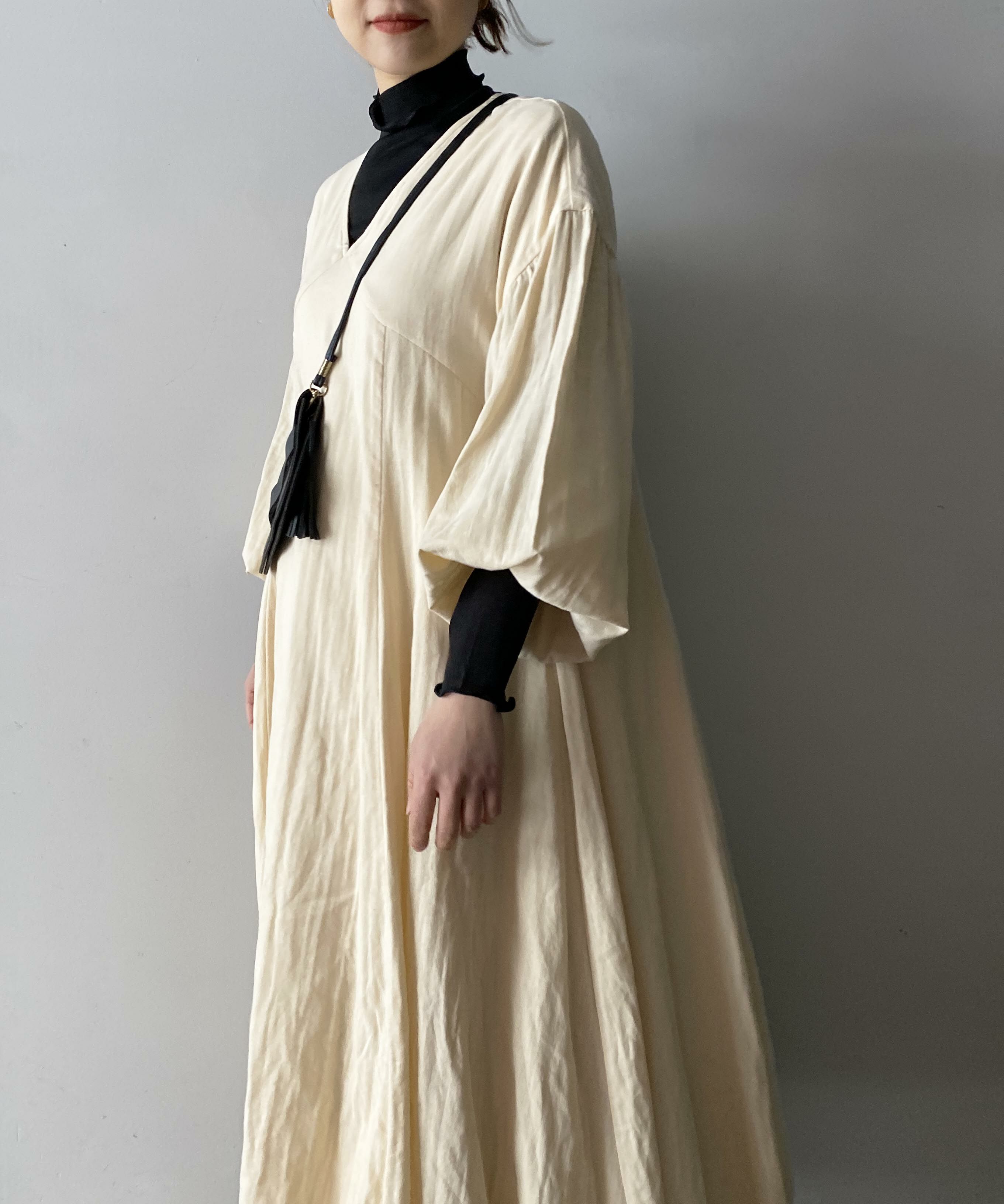 model：H164　着用サイズ：M　クリーム