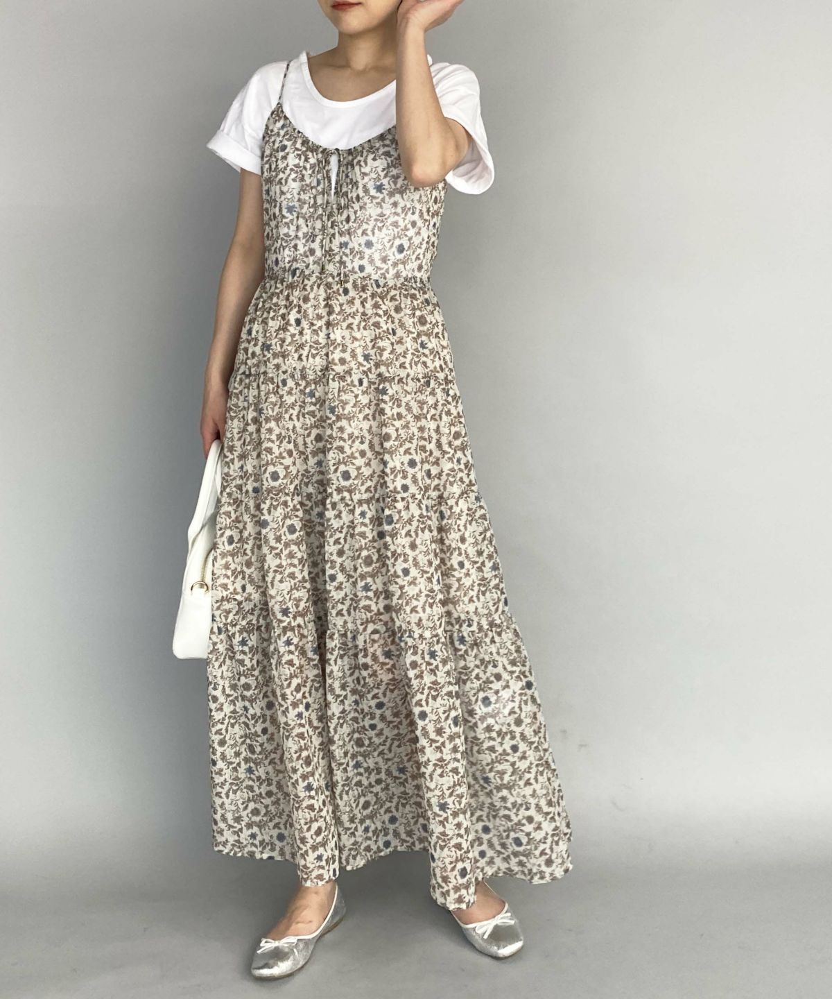 model：H164　着用サイズ：M　ベージュ