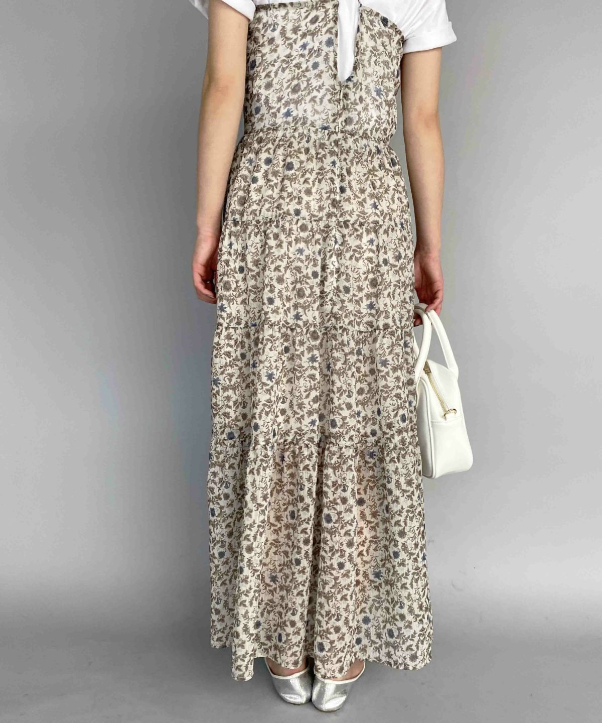 model：H164　着用サイズ：M　ベージュ