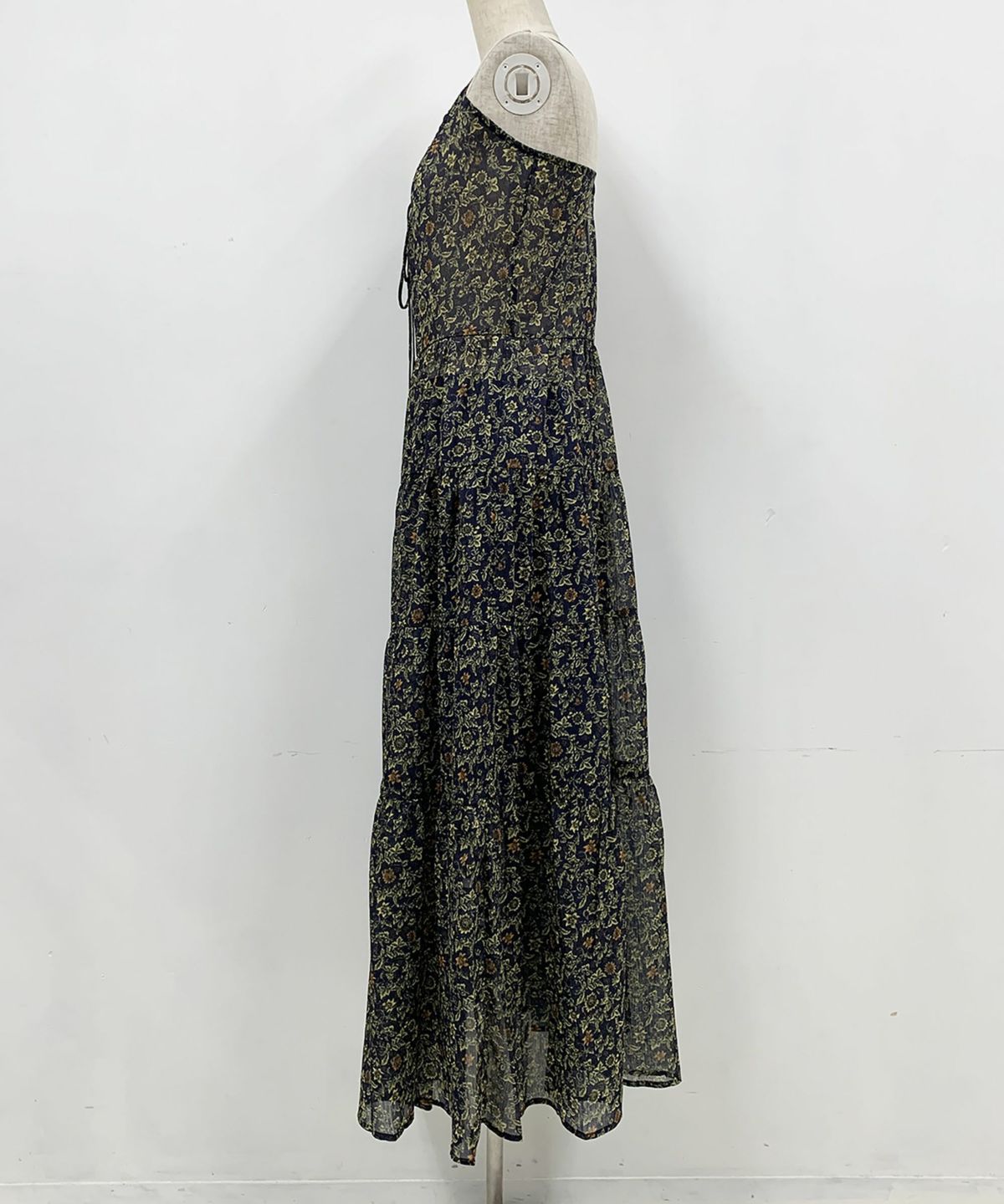 着用トルソーサイズ：B80, W60, H86 (Mサイズ着用）横