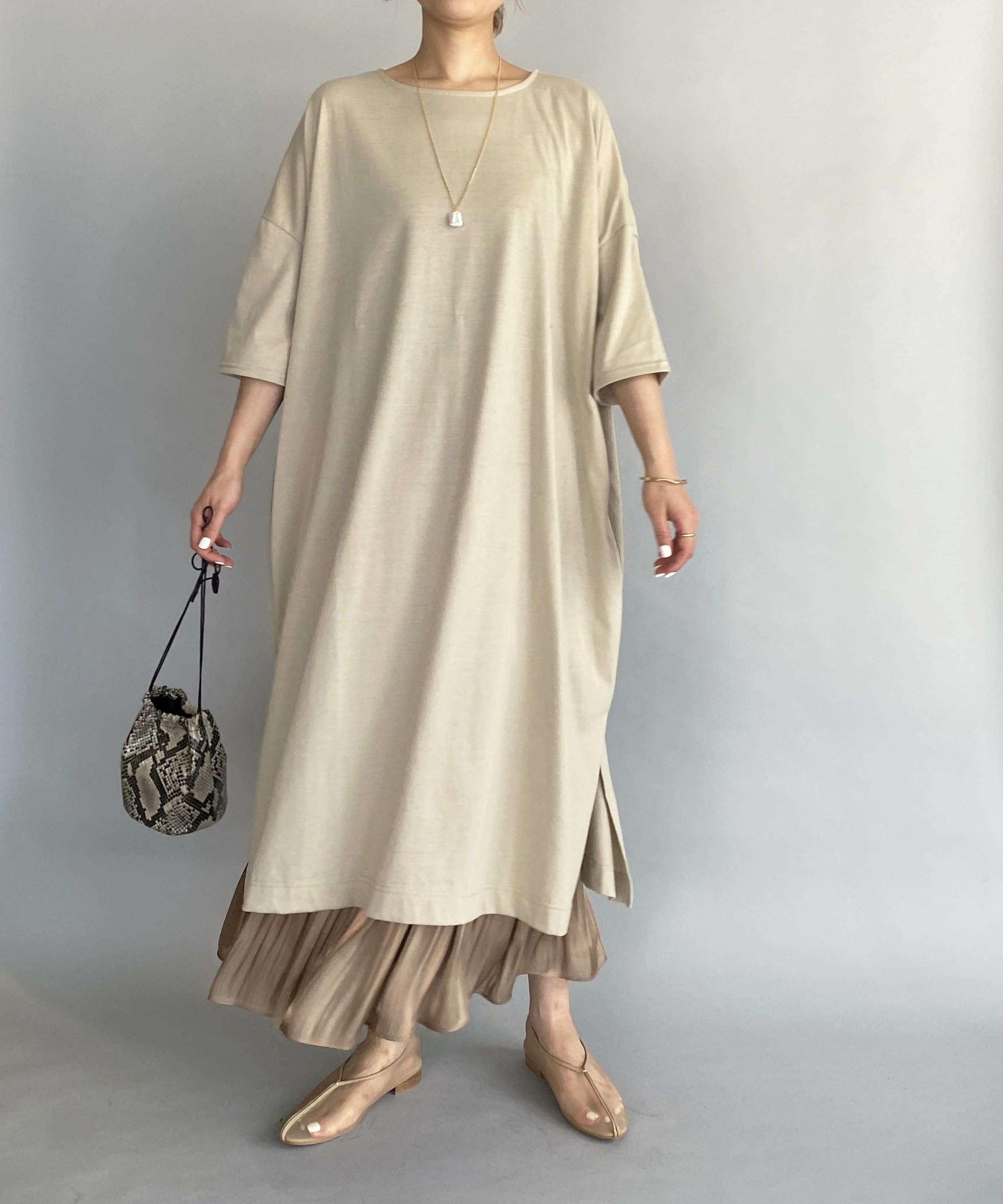 model：H164　着用サイズ：L　ベージュ