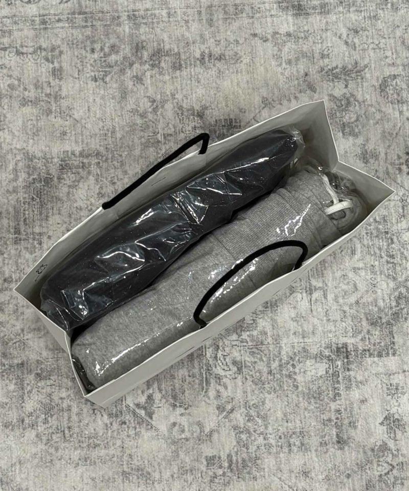 Sサイズ　（梱包例：裏毛パーカーと薄手のニット）