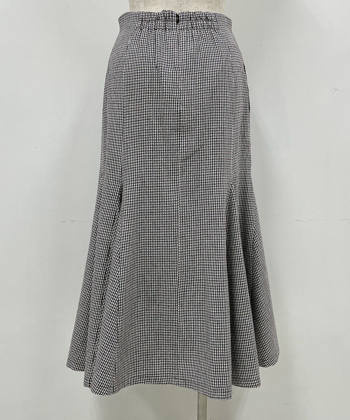 着用トルソーサイズ：B80, W60, H86 (Mサイズ着用）後ろ