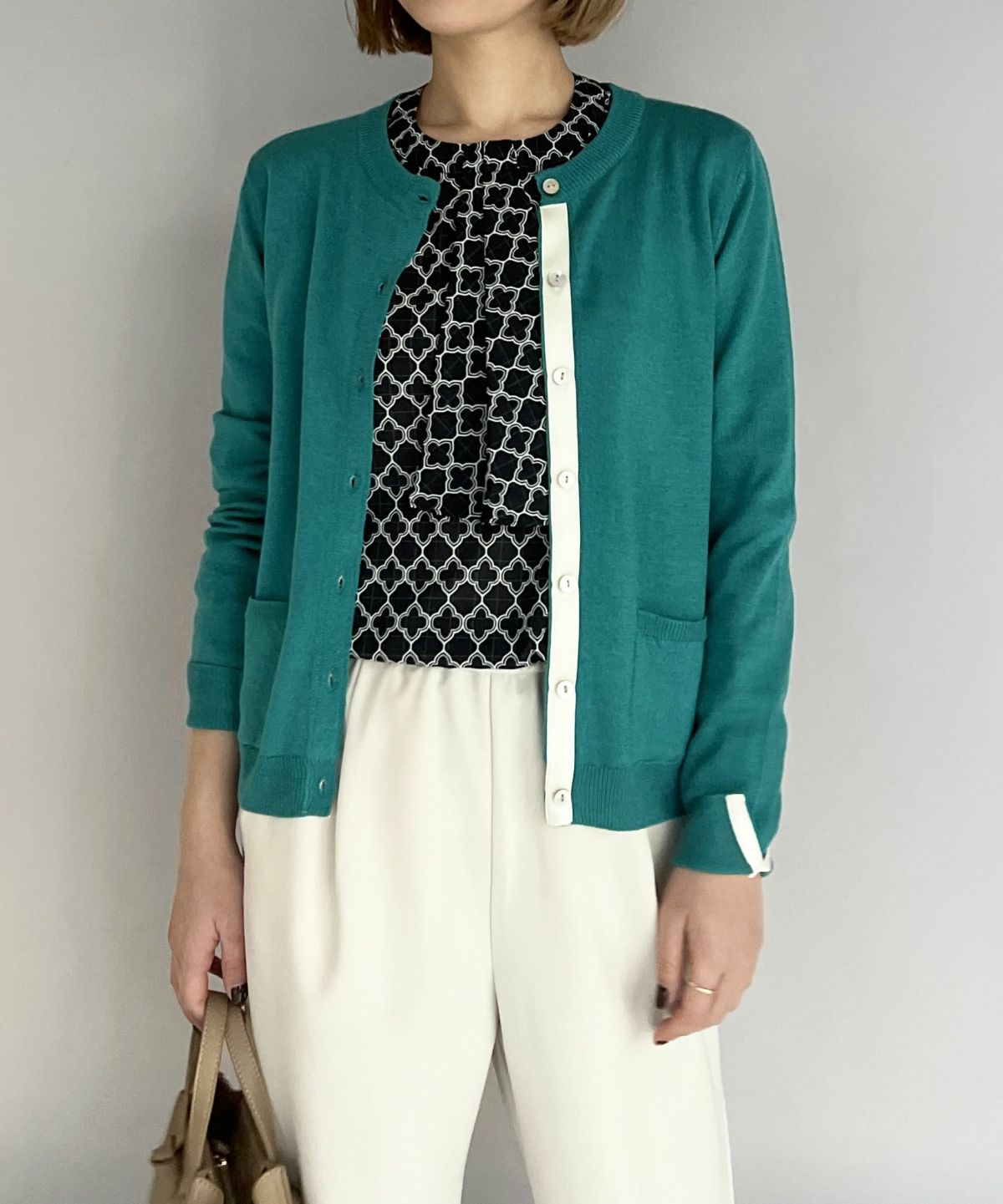 model：H164　着用サイズ：M　エメラルド