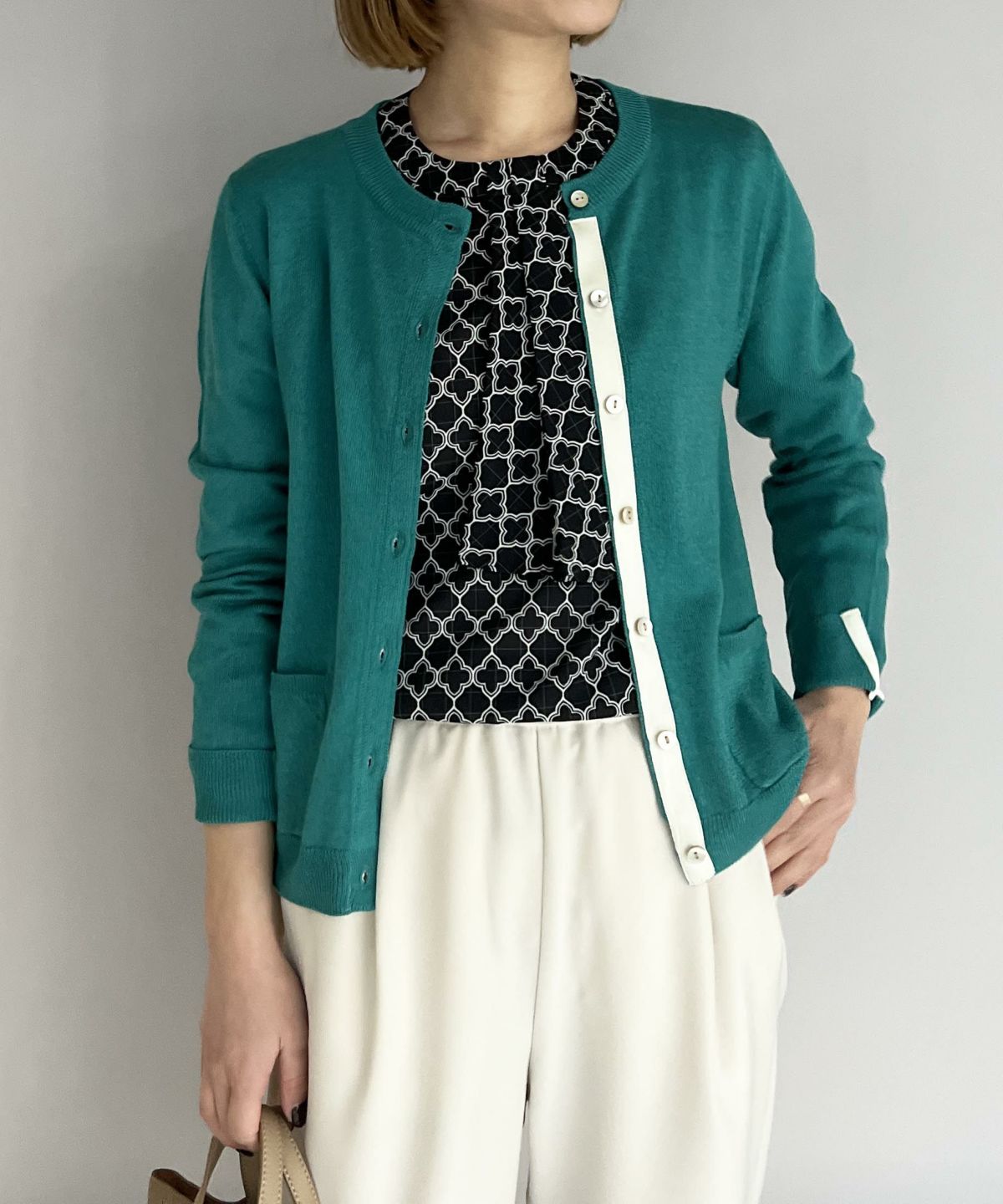 model：H164　着用サイズ：M　エメラルド