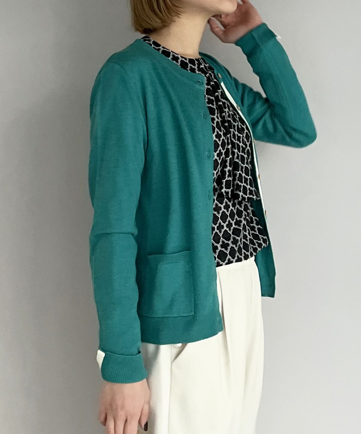 model：H164　着用サイズ：M　エメラルド