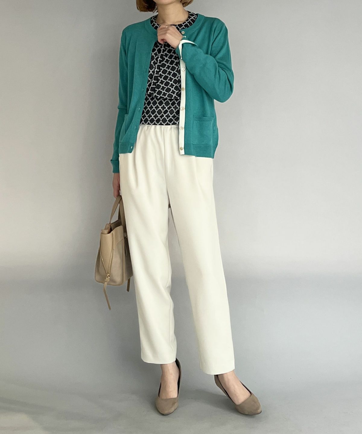 model：H164　着用サイズ：M　エメラルド