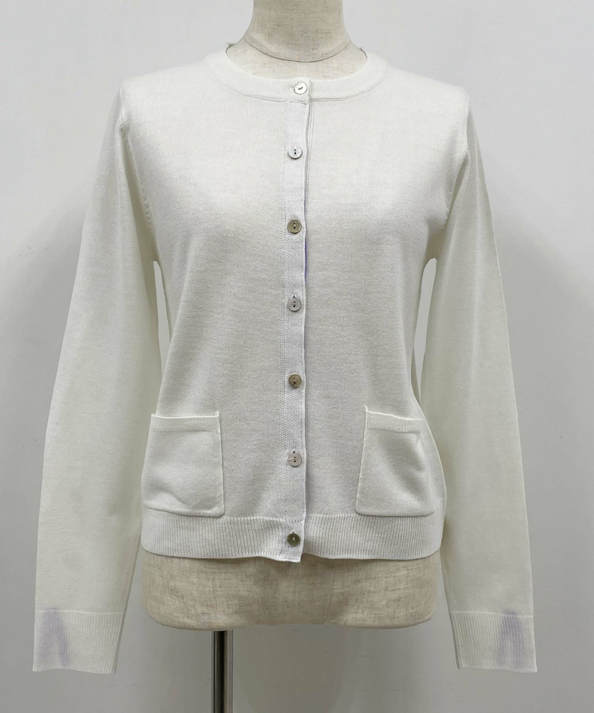 着用トルソーサイズ：B80, W60, H86 (Mサイズ着用）前