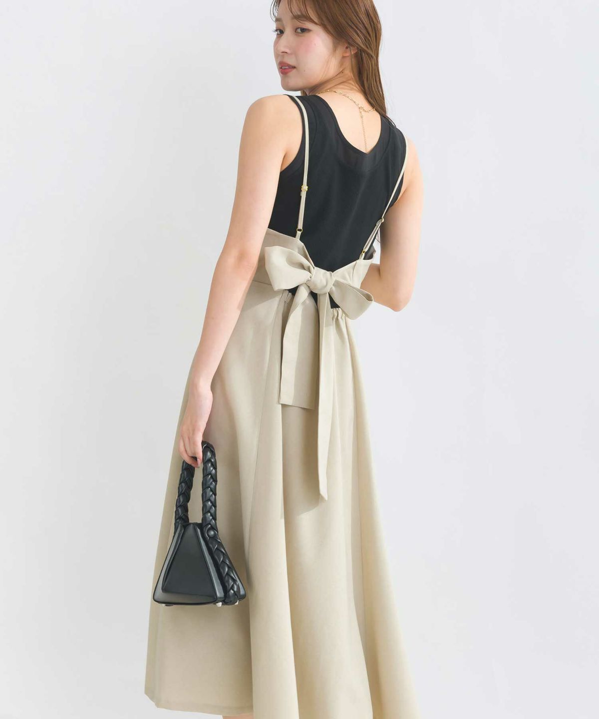 model：H165　着用サイズ：M　ベージュ