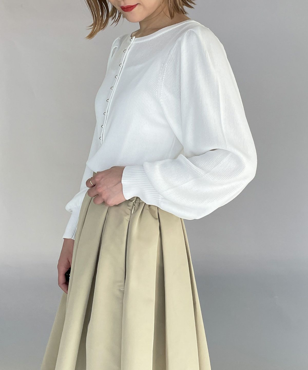 model：H164　着用サイズ：M　オフホワイト