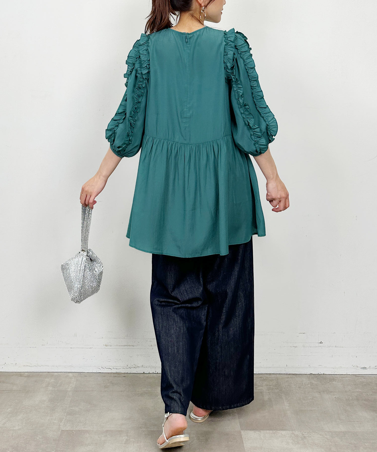 model：H164　着用サイズ：M　ブラック