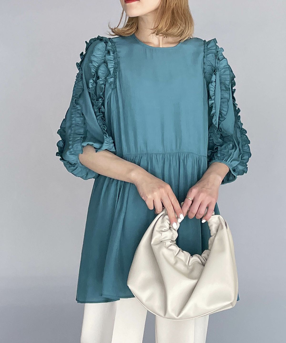 model：H164　着用サイズ：M　ダークグリーン