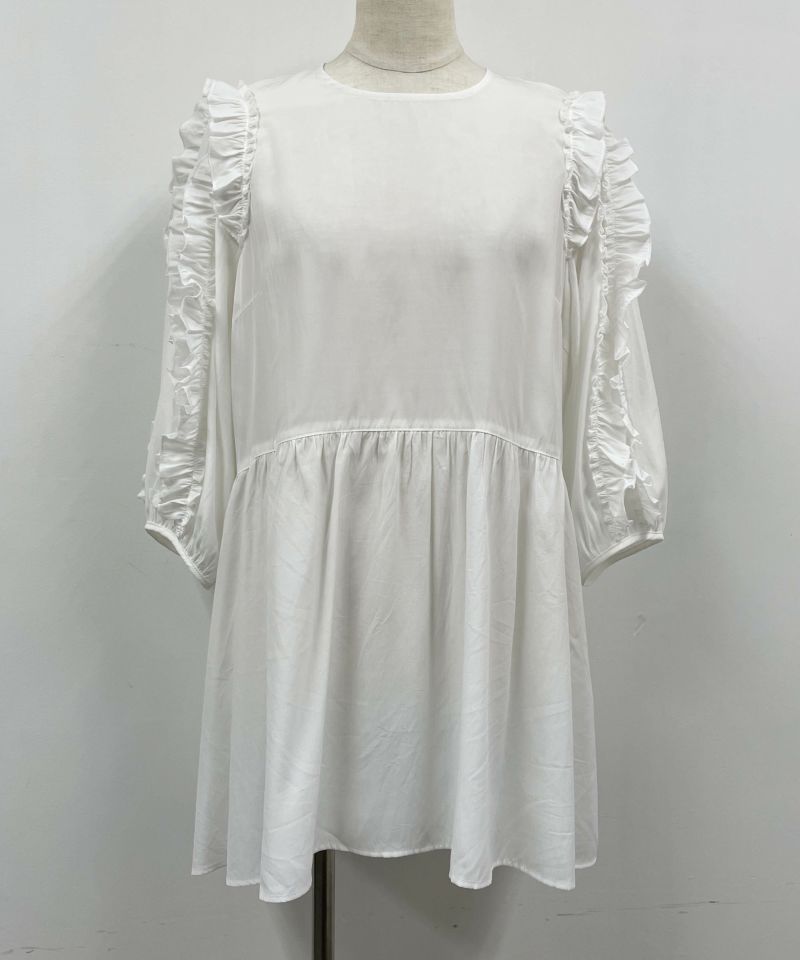 着用トルソーサイズ：B80, W60, H86 (Mサイズ着用）オフホワイト　前