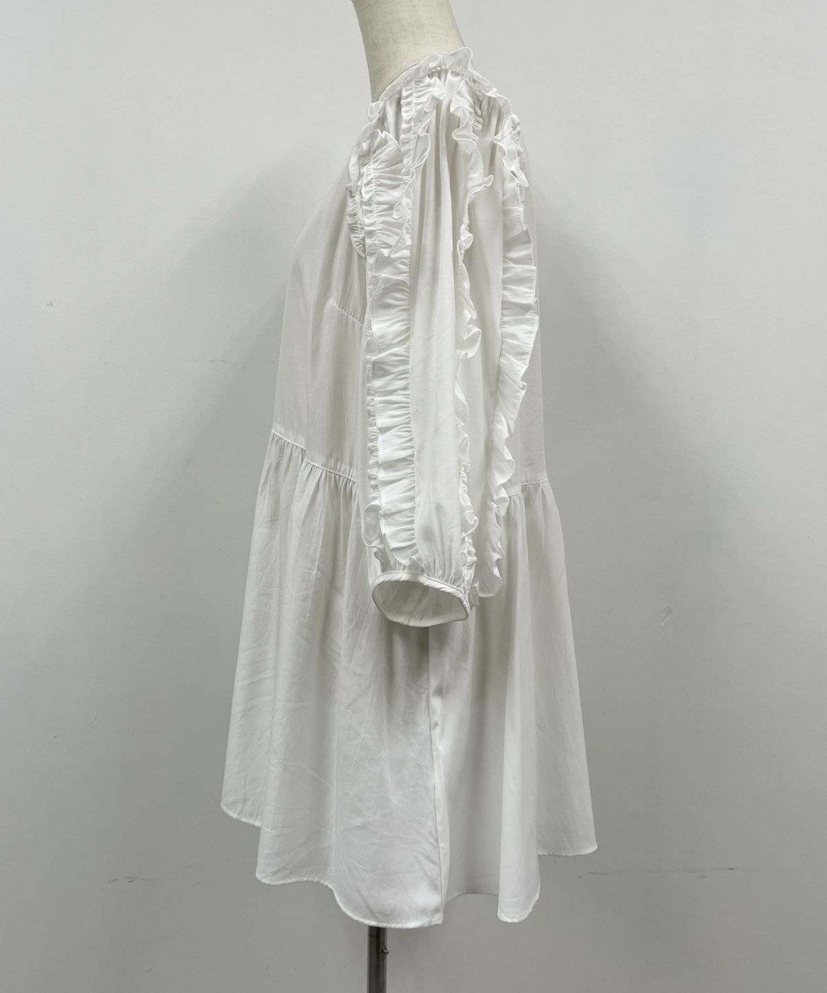 着用トルソーサイズ：B80, W60, H86 (Mサイズ着用）横