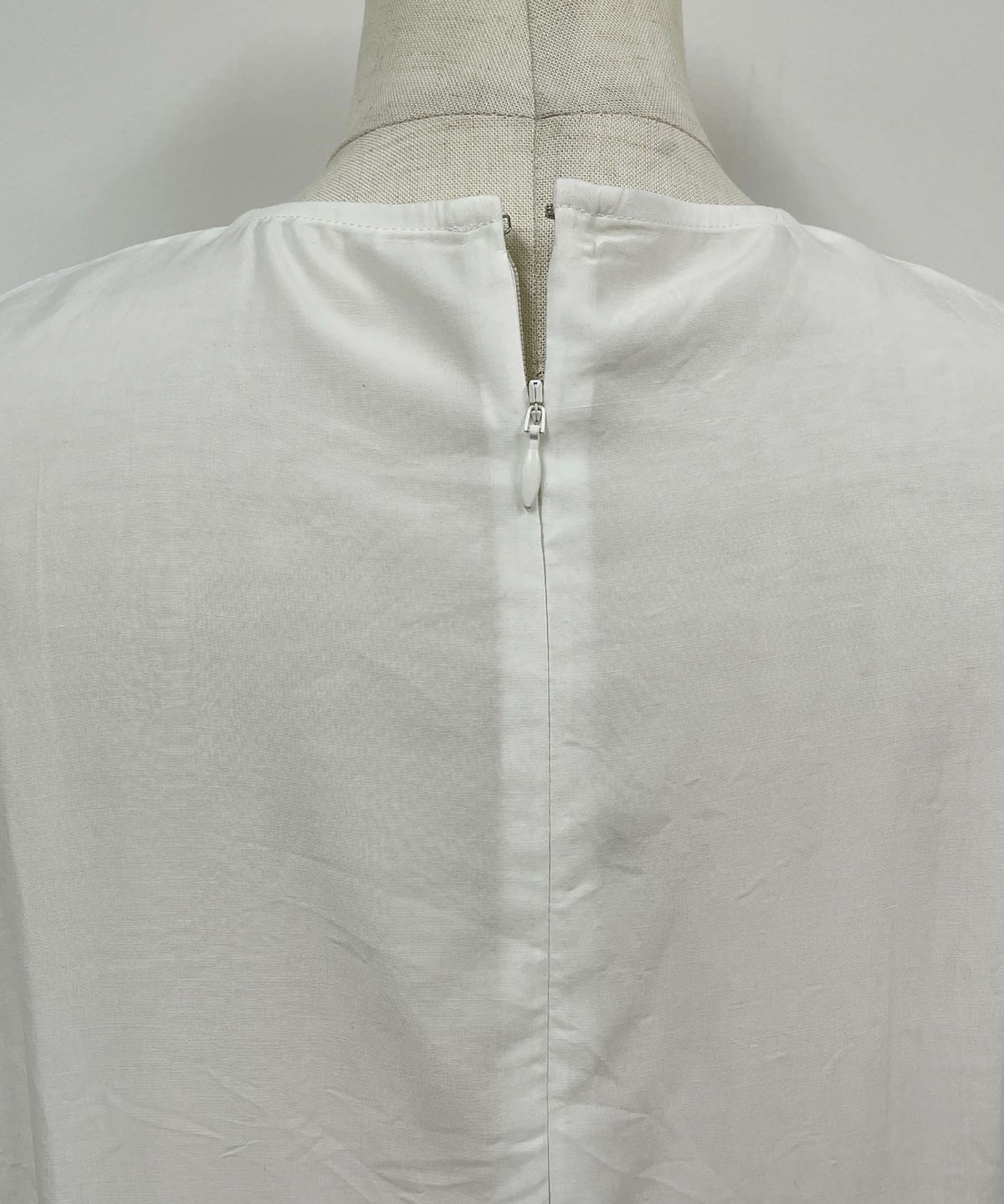 後ろホック・ジップ