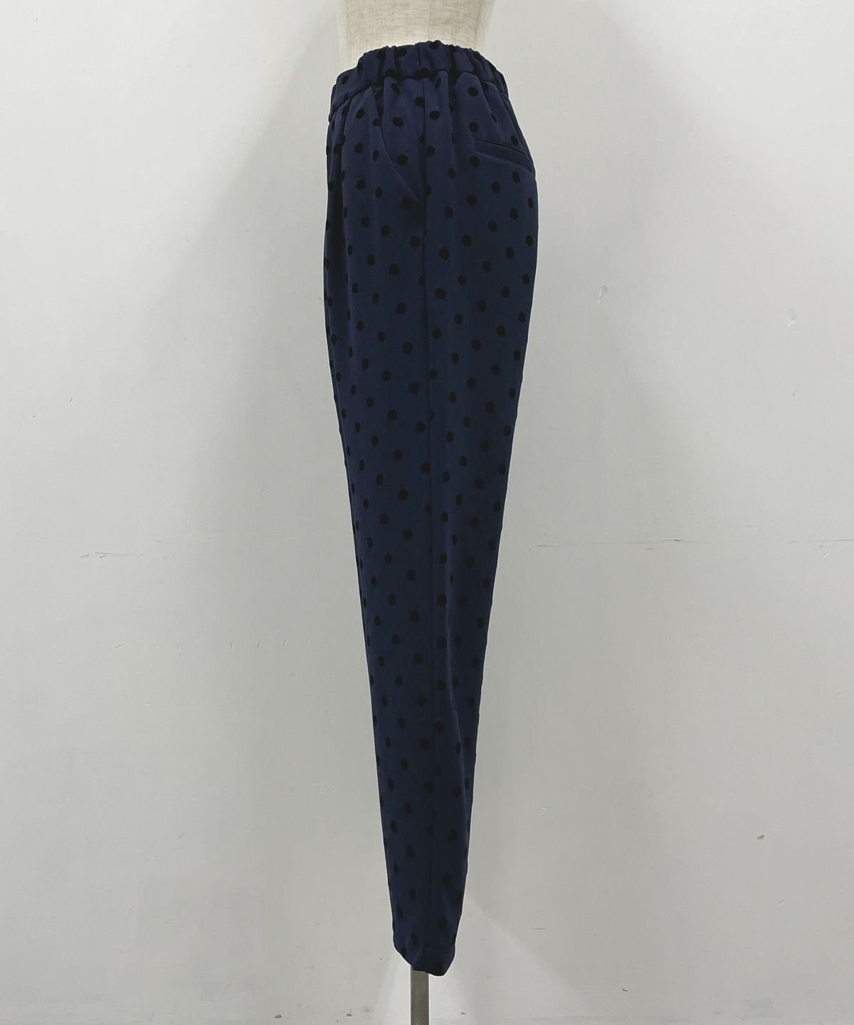 着用トルソーサイズ：B80, W60, H86 (Mサイズ着用）横