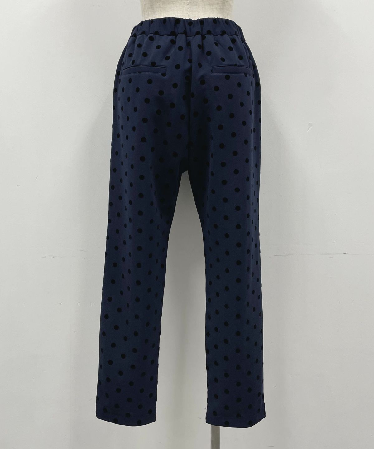 着用トルソーサイズ：B80, W60, H86 (Mサイズ着用）後ろ