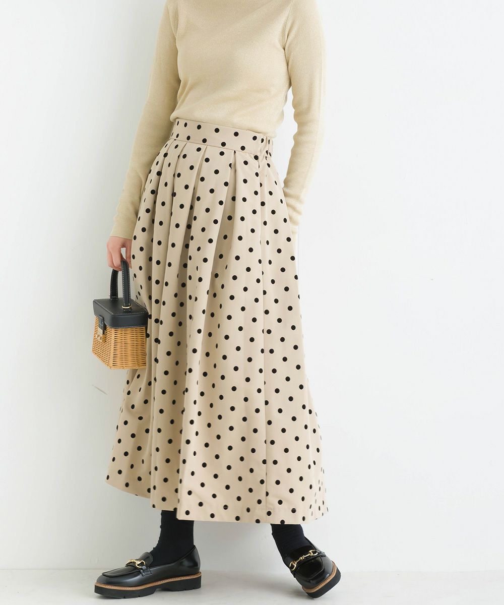 model：H162　着用サイズ：M　ベージュ