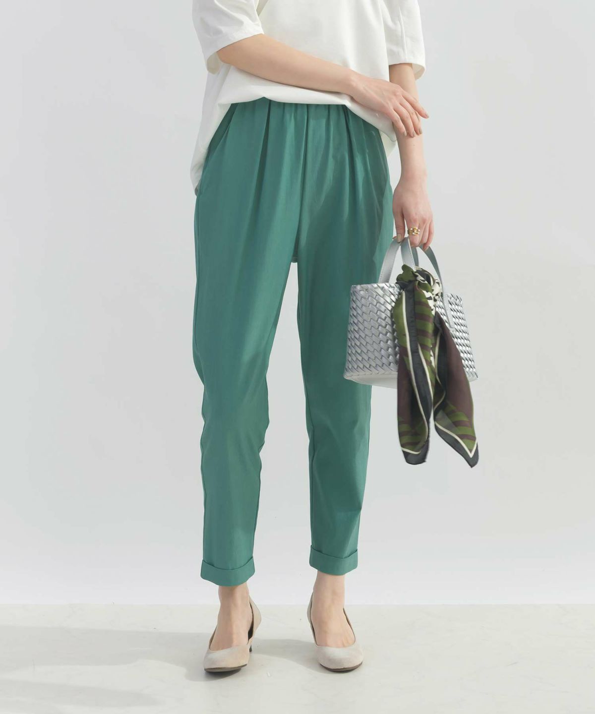 model：H162　着用サイズ：M　グリーン