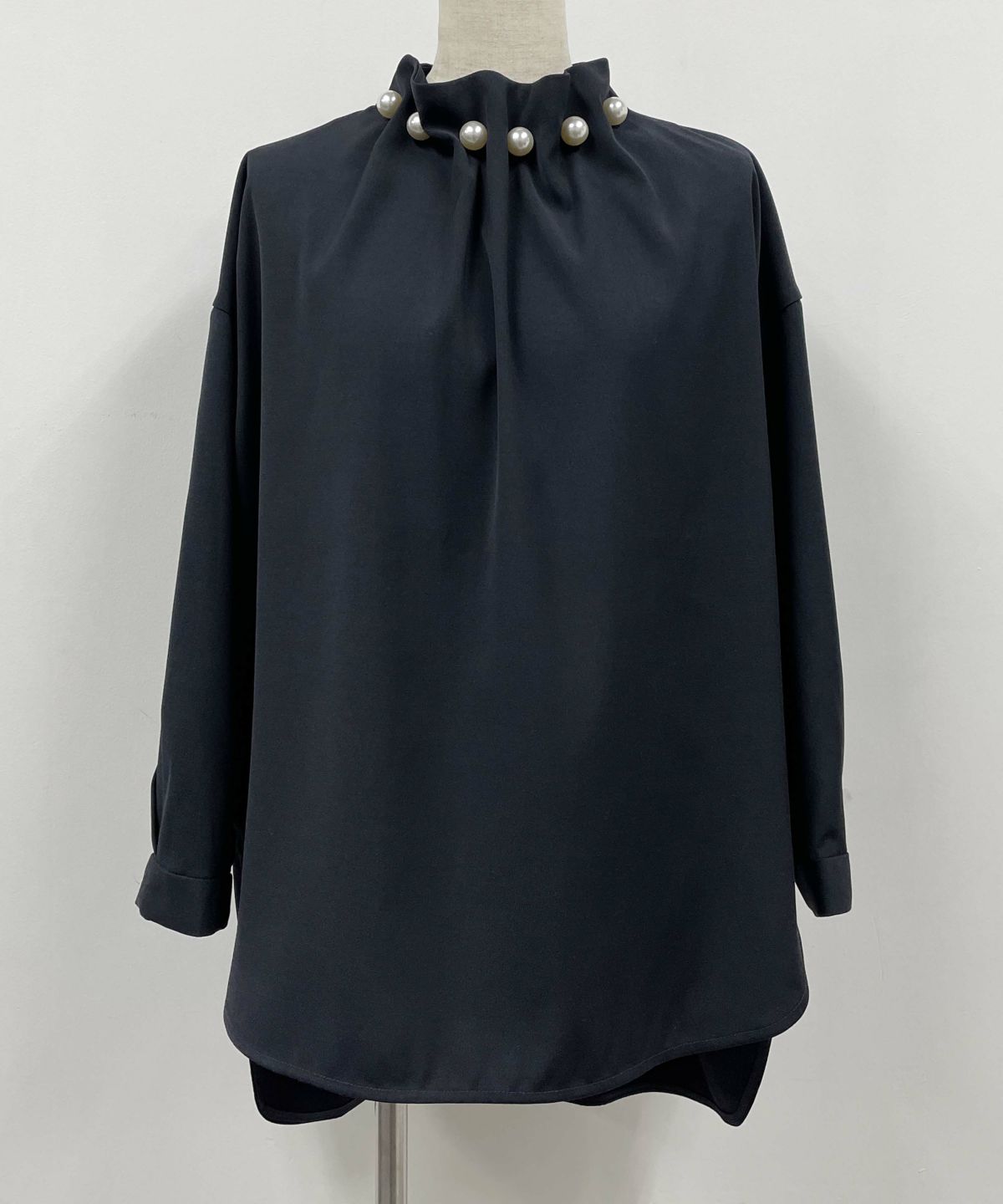 着用トルソーサイズ：B80, W60, H86 (Mサイズ着用）ネイビー