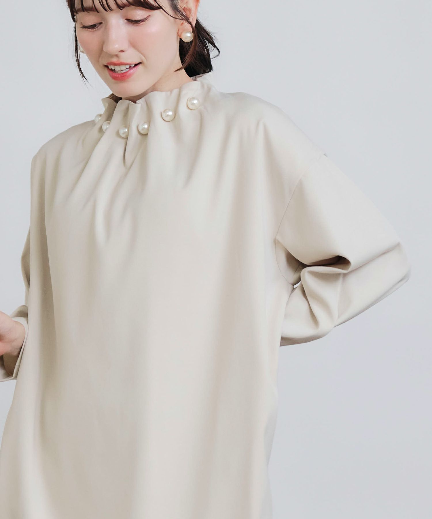 model：H155　着用サイズ：M　ベージュ