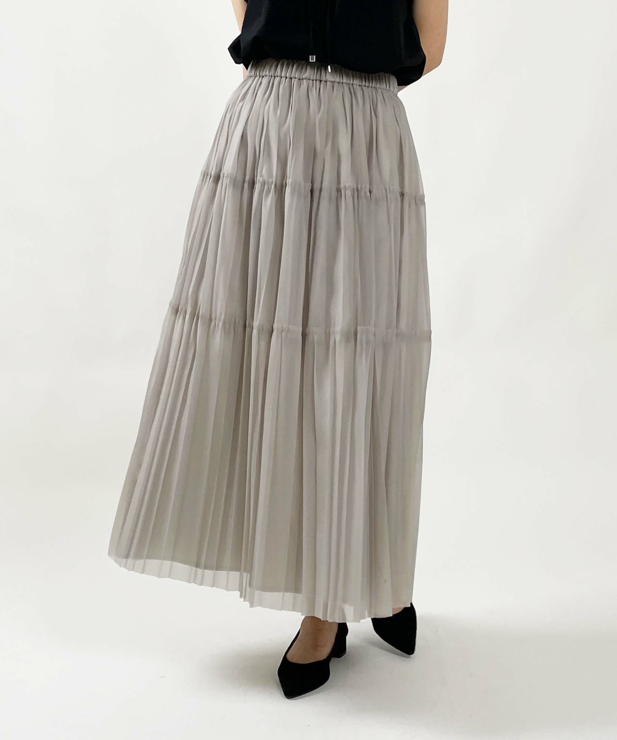 model：H164　着用サイズ：M　グレイッシュベージュ