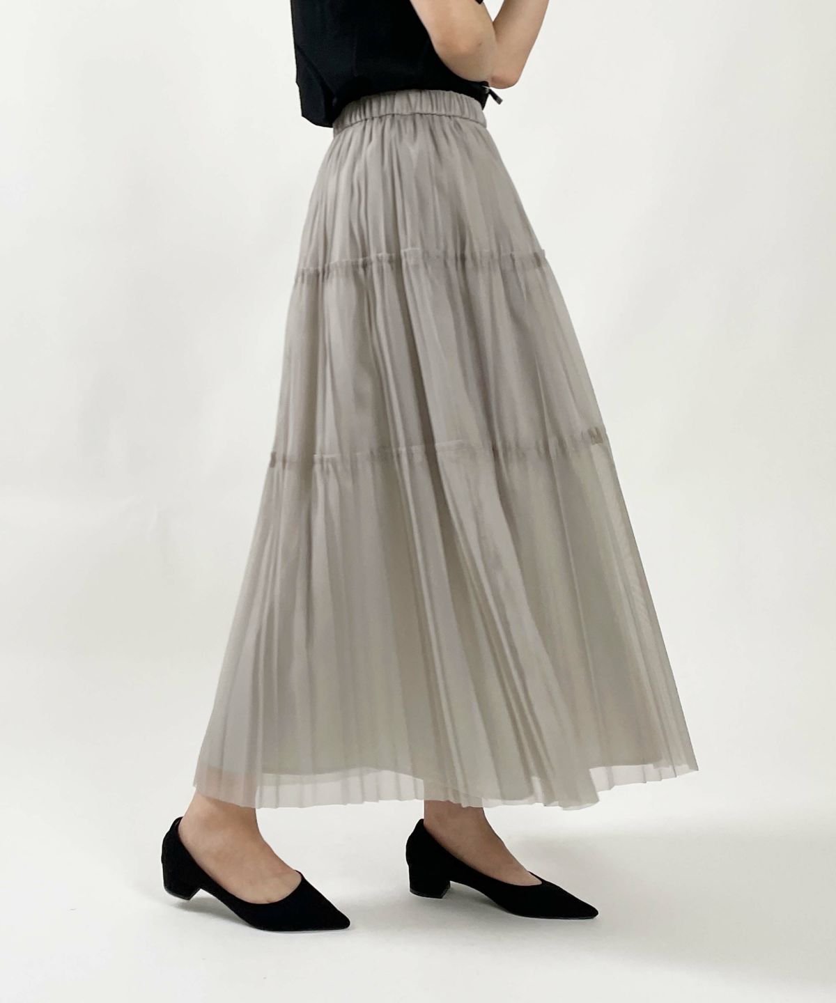 model：H164　着用サイズ：M　グレイッシュベージュ