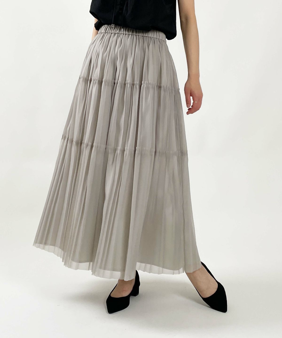 model：H164　着用サイズ：M　グレイッシュベージュ