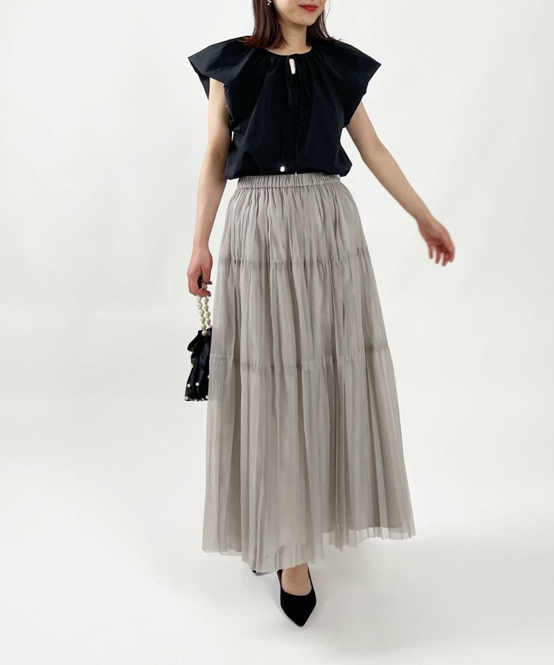 model：H164　着用サイズ：M　グレイッシュベージュ