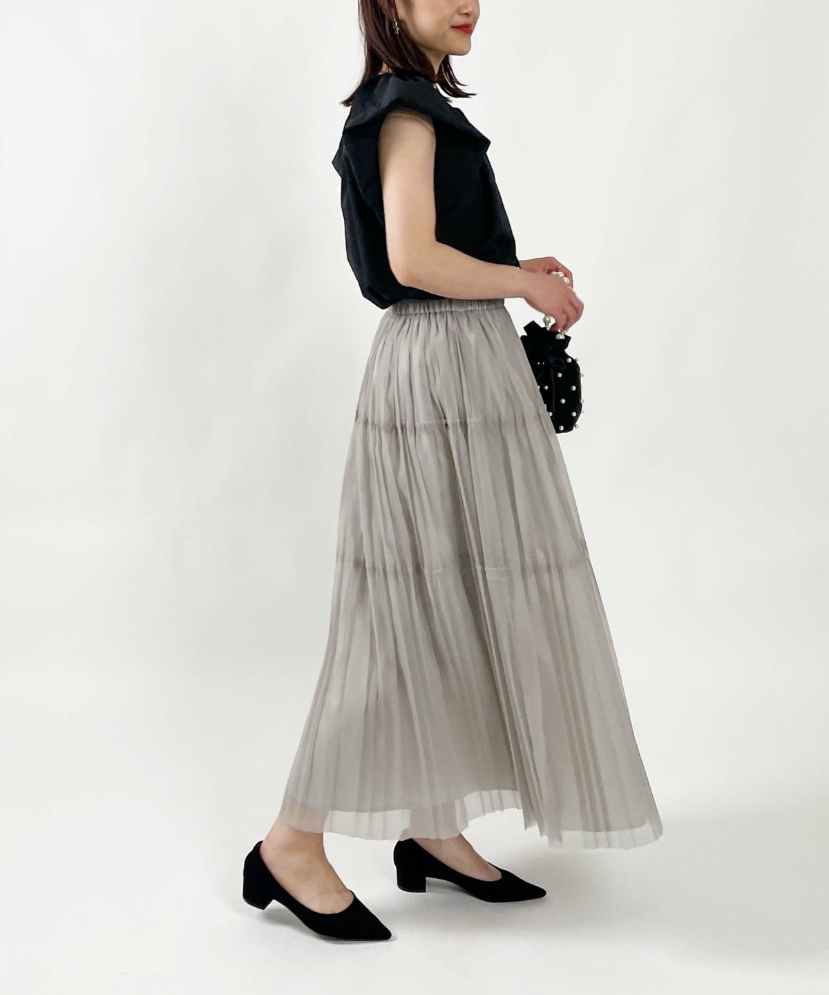 model：H164　着用サイズ：M　グレイッシュベージュ