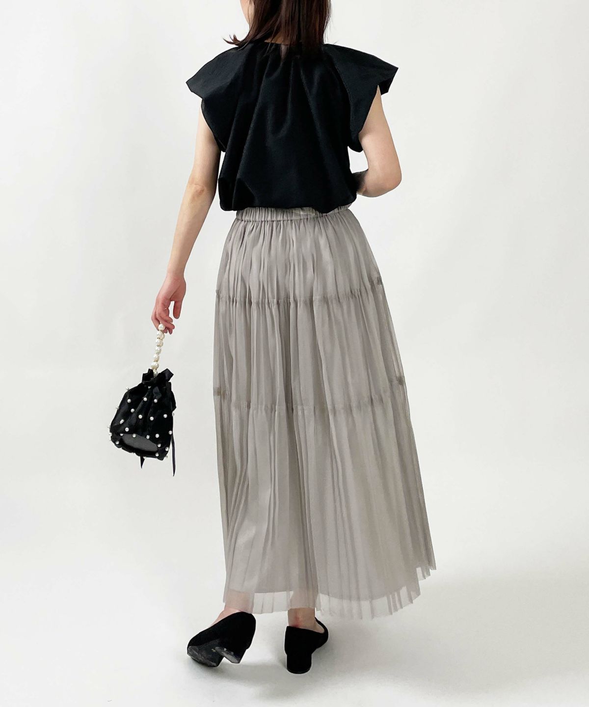 model：H164　着用サイズ：M　グレイッシュベージュ