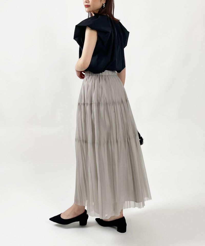 model：H164　着用サイズ：M　グレイッシュベージュ