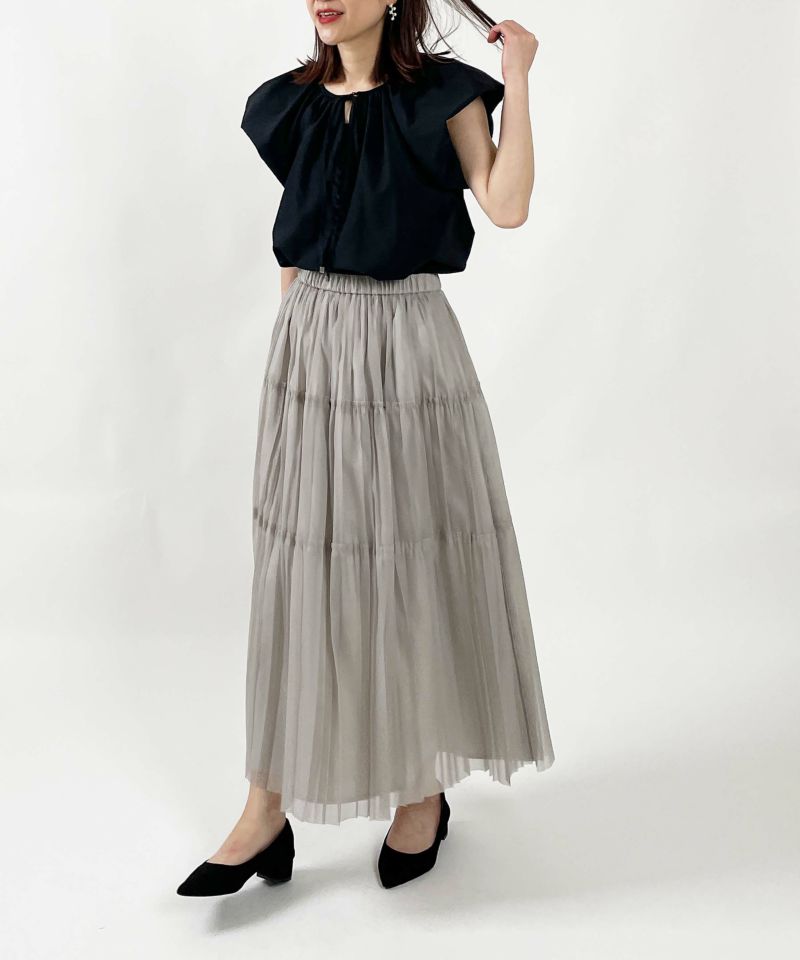 model：H164　着用サイズ：M　グレイッシュベージュ