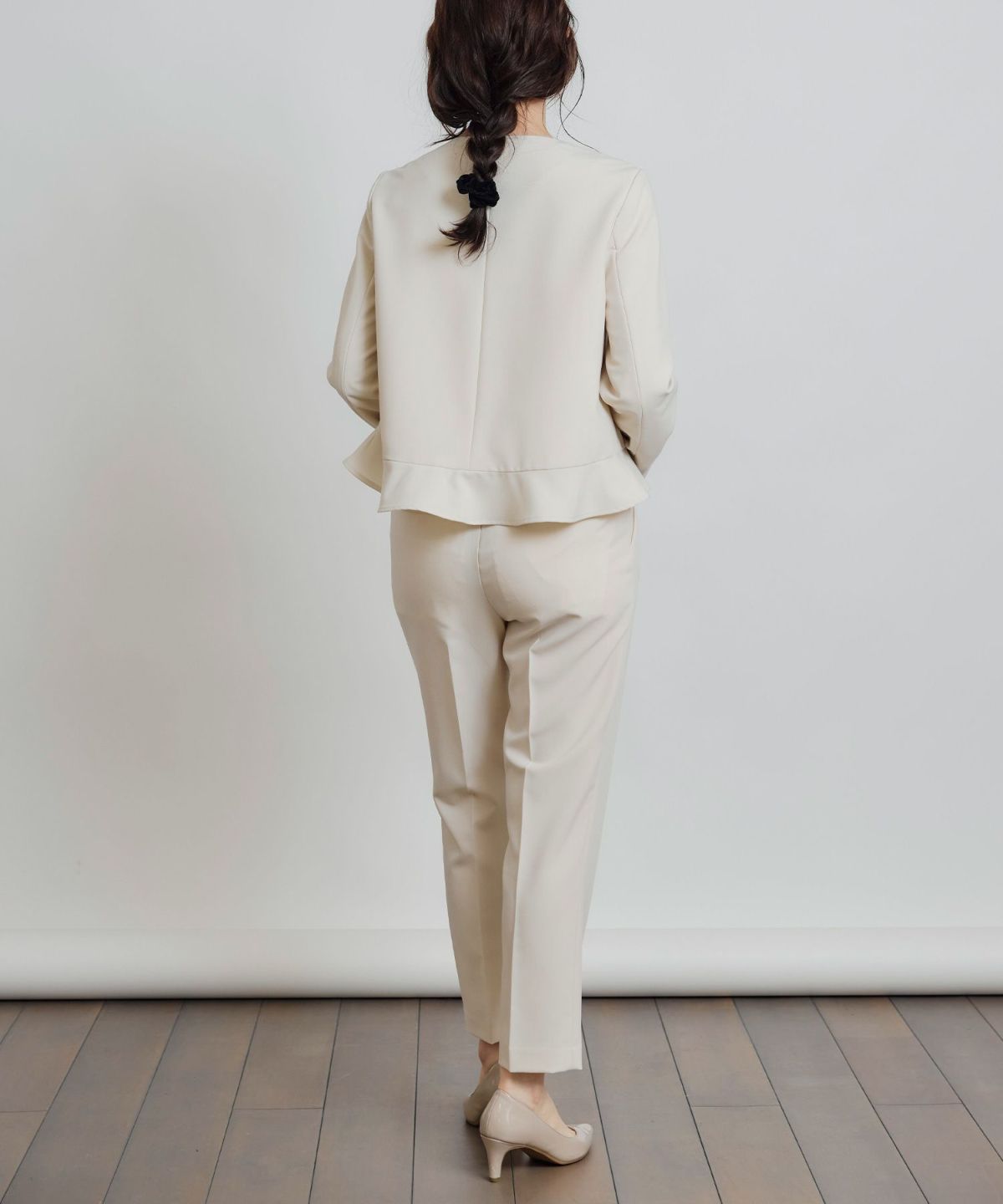 model：H155　着用サイズ：S　アイボリー　セットアップで