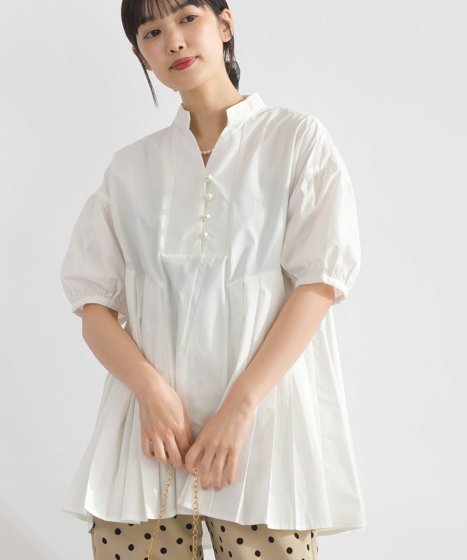 model：H162　着用サイズ：M　オフホワイト