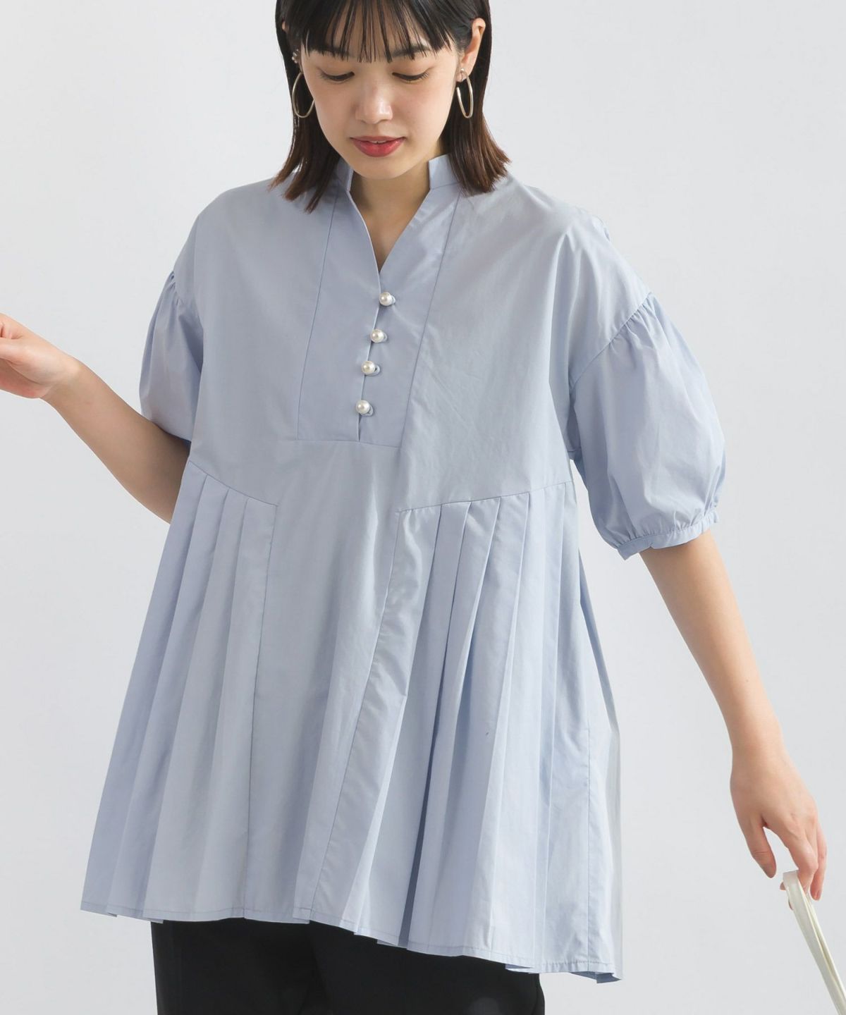 model：H162　着用サイズ：M　サックスブルー