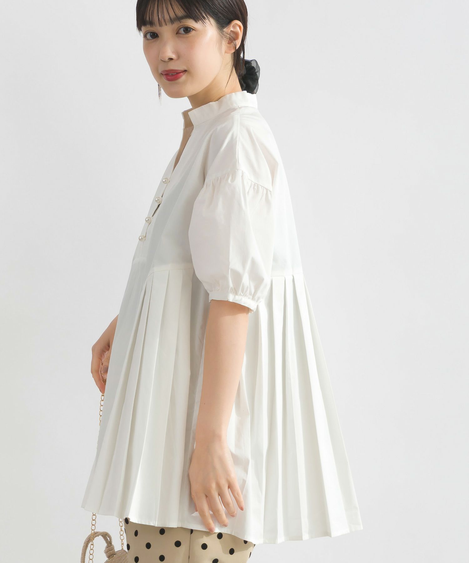 model：H162　着用サイズ：M　オフホワイト