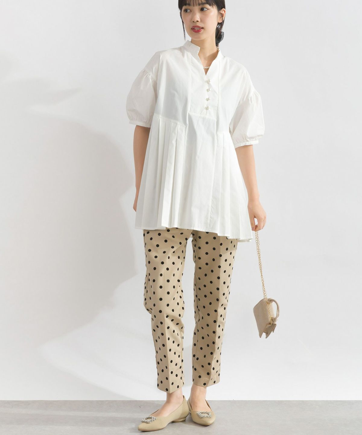 model：H162　着用サイズ：M　オフホワイト