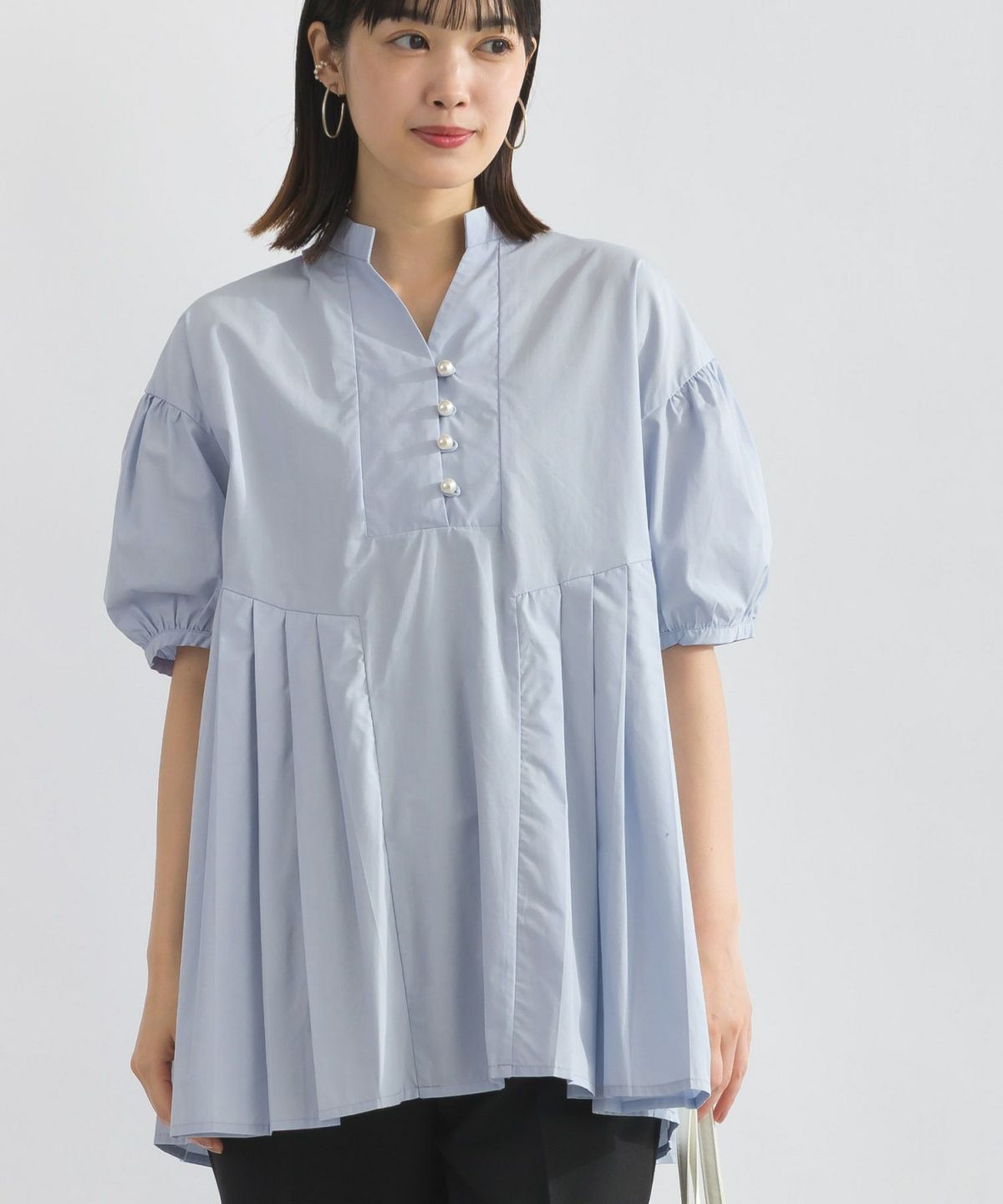 model：H162　着用サイズ：M　サックスブルー