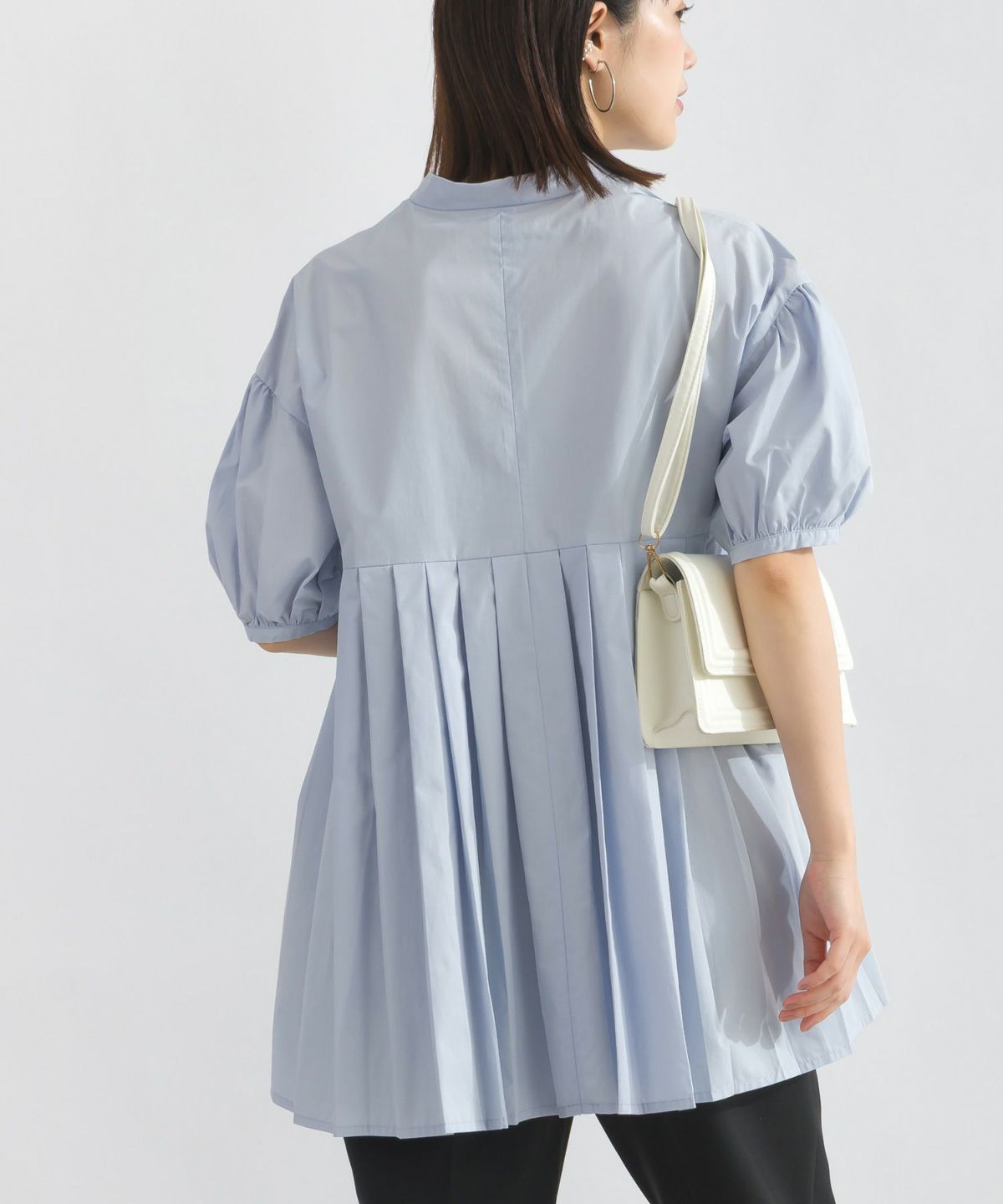 model：H162　着用サイズ：M　サックスブルー