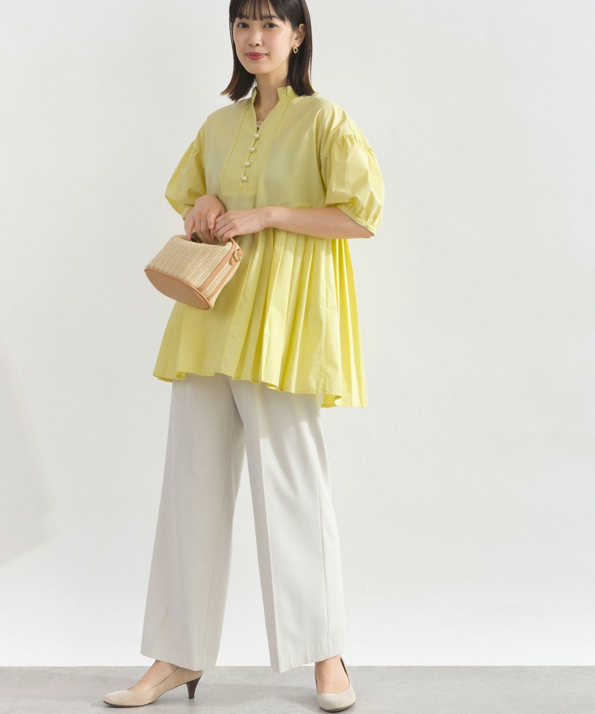 model：H162　着用サイズ：M　レモンイエロー