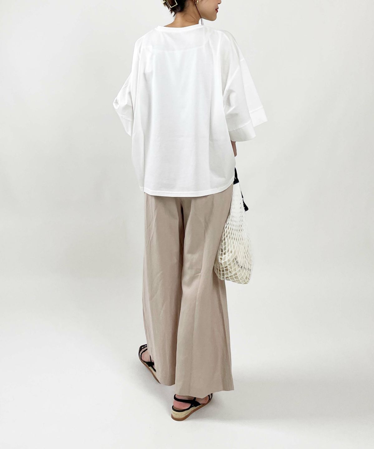 model：H164　着用サイズ：M　ベージュ