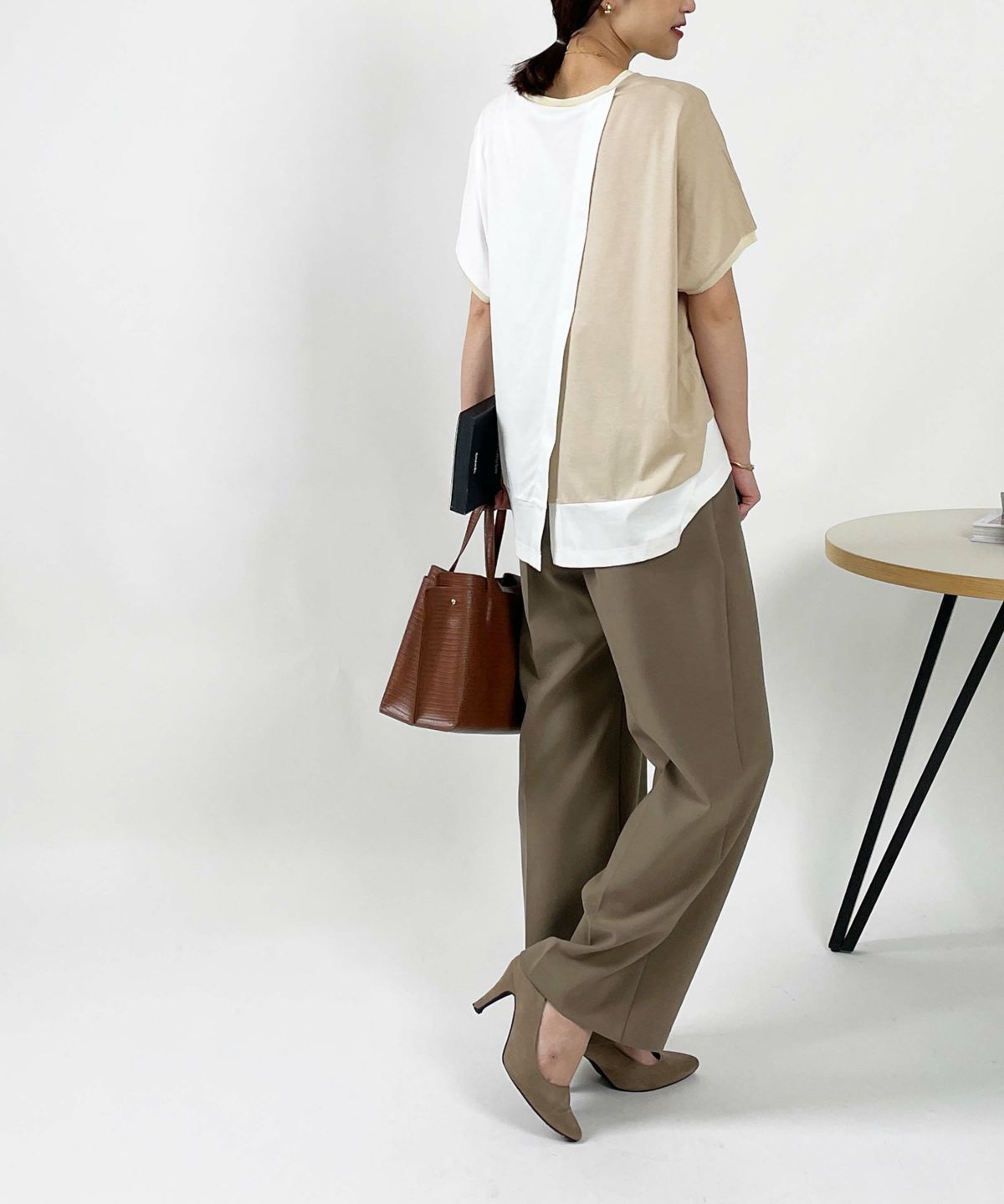 model：H164　着用サイズ：M　ベージュ