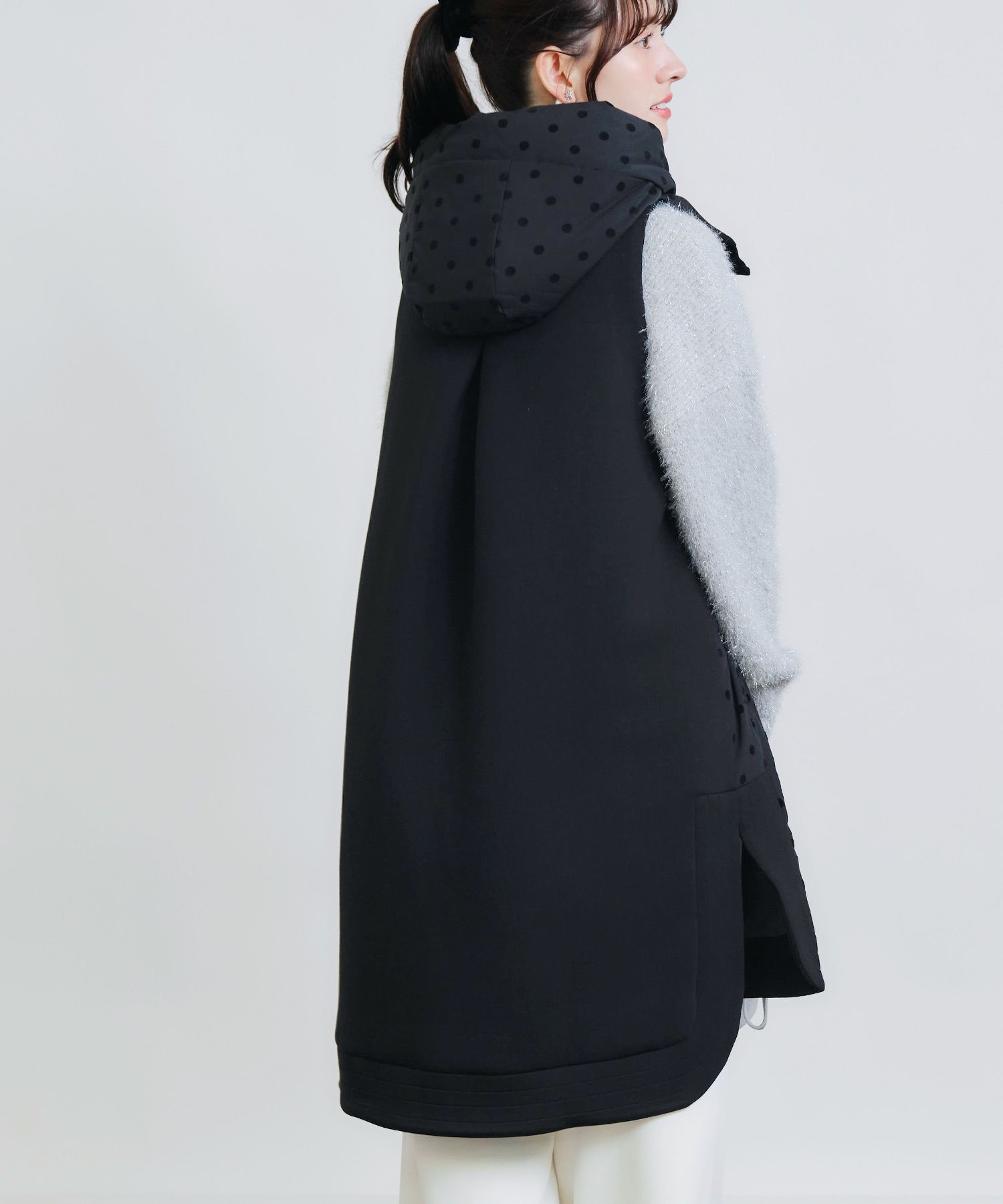 model：H155　着用サイズ：M　フードあり