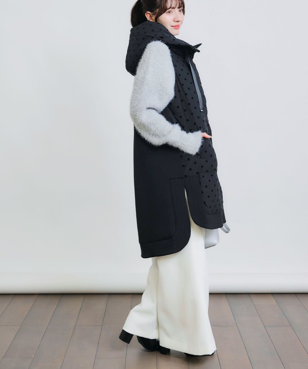 model：H155　着用サイズ：M　フードあり