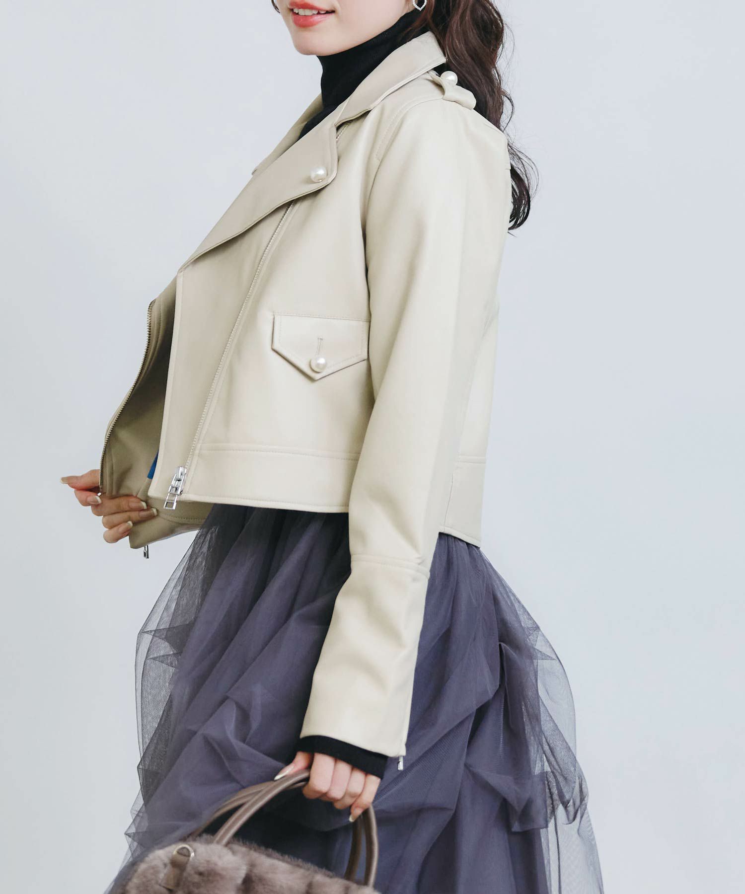 model：H155　着用サイズ：M　ベージュ