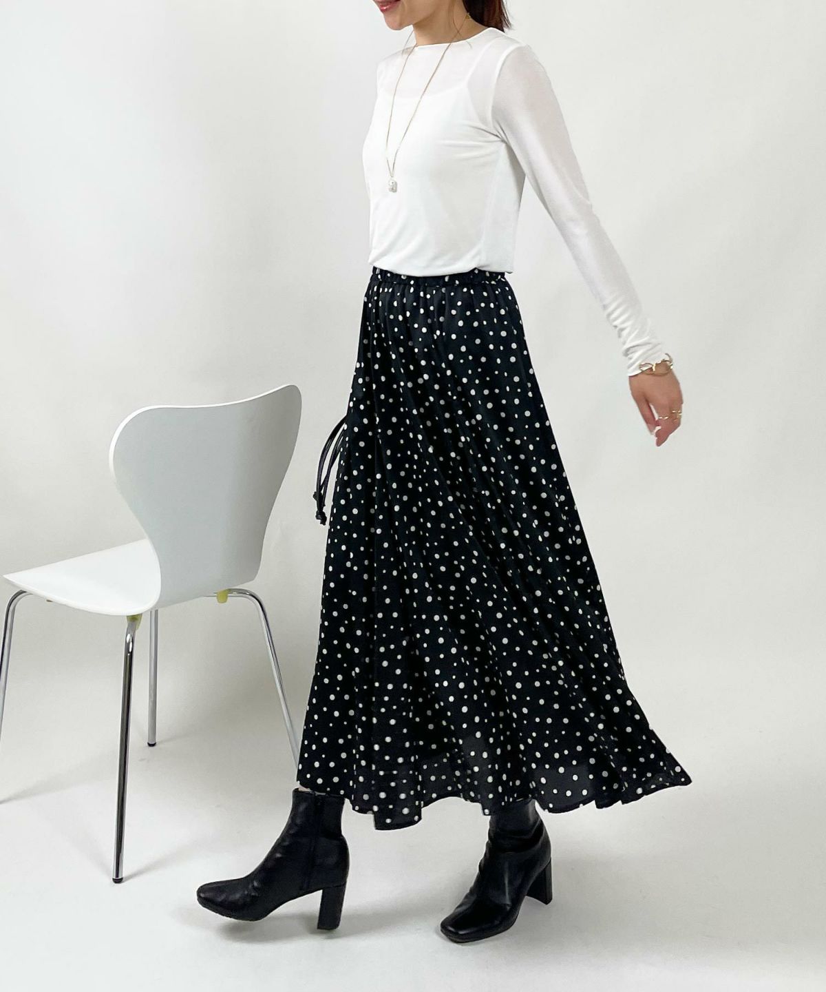 model：H164　着用サイズ：M　オフホワイト